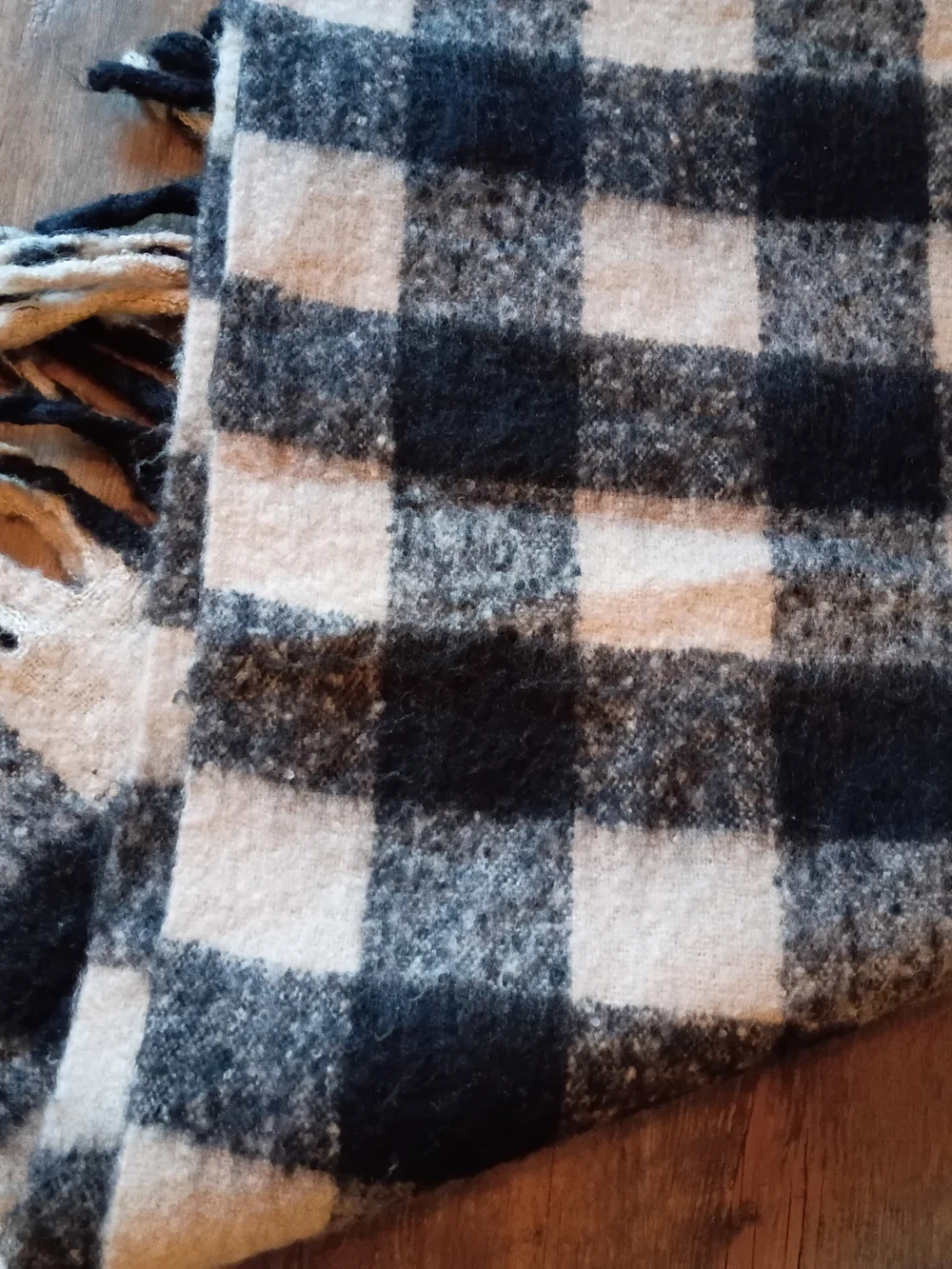 Cozy Black and Cream Scarf